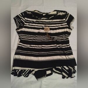 🖤4/$10 Black and White Striped Women's Top